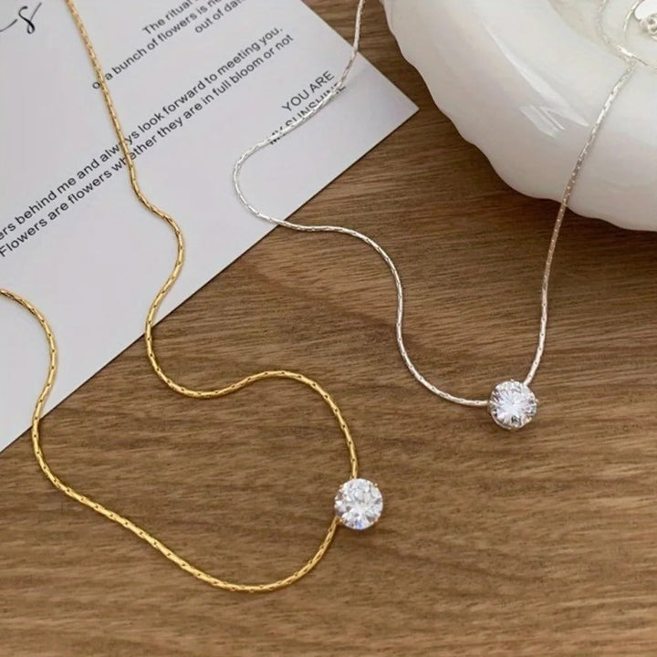 Cléa Moissanite Necklace