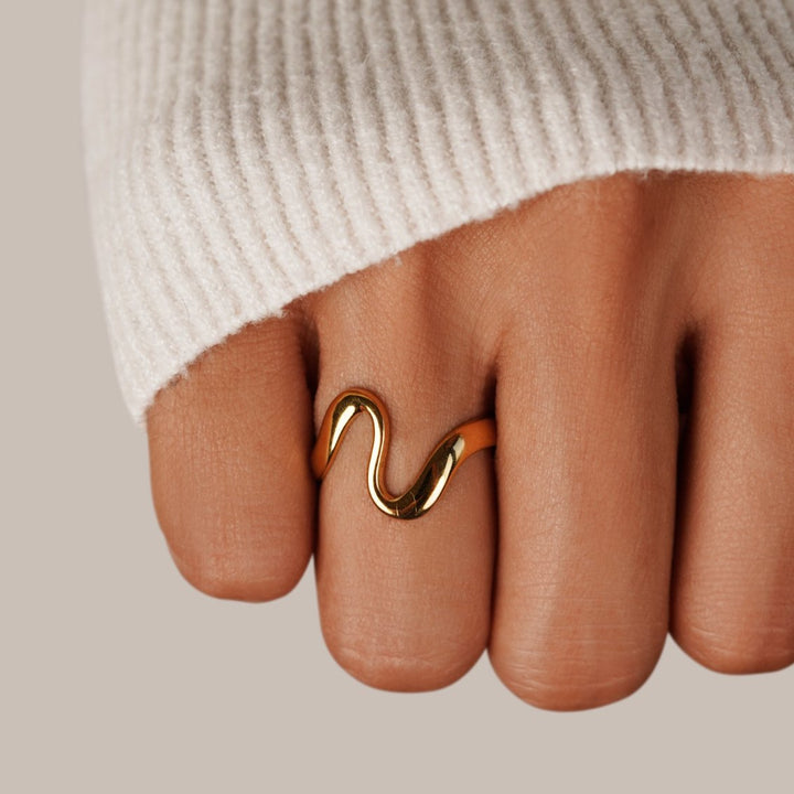 Wave Ring in Gold
